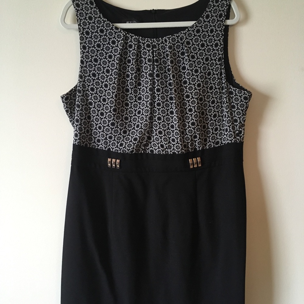Black and Patterned Size 18 Pencil Dress